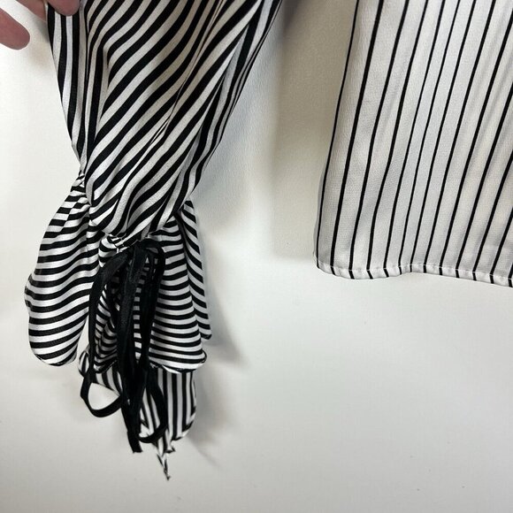 Do+Be Striped Long Sleeve Top Black White Womens Size Medium Flare‎ Tie Sleeve - Picture 5 of 8